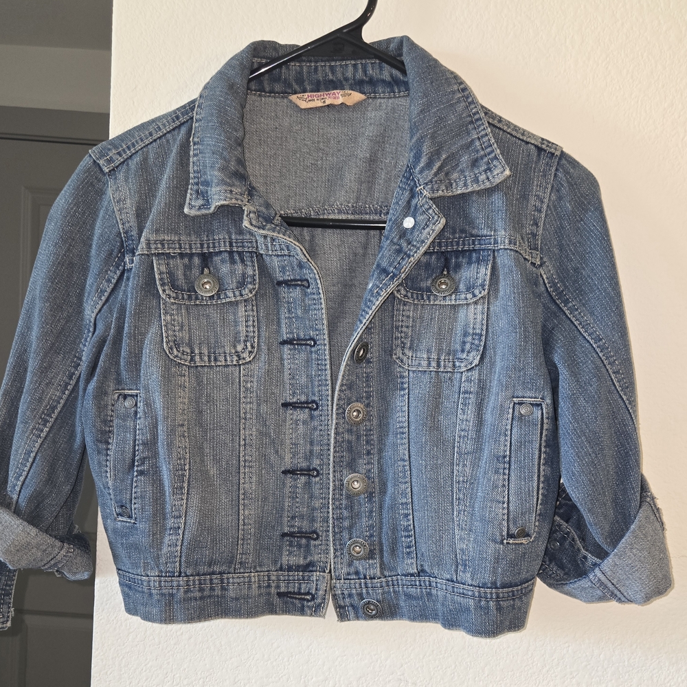 Classic Blue Jean Jacket for Effortless Style